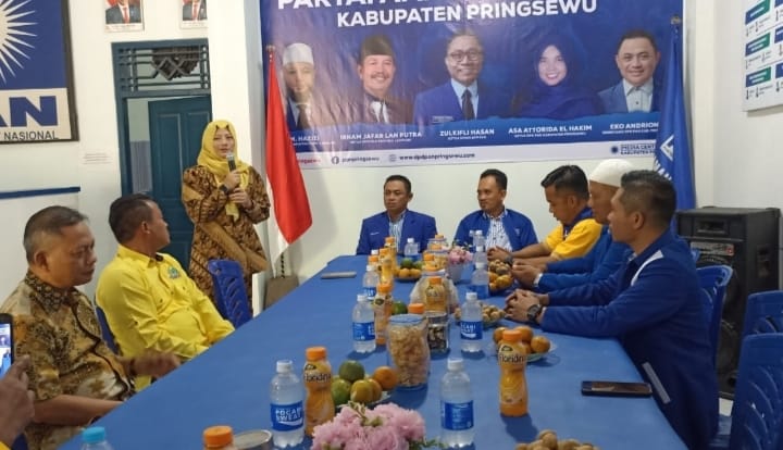 Ririn Ambil Formulir di PAN dan PDIP Pringsewu
