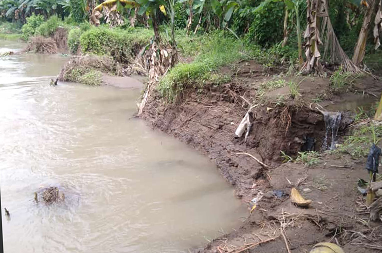 Tanggul Sungai Way Ngarip Nyaris Jebol, Pemukiman di Wonosobo Terancam