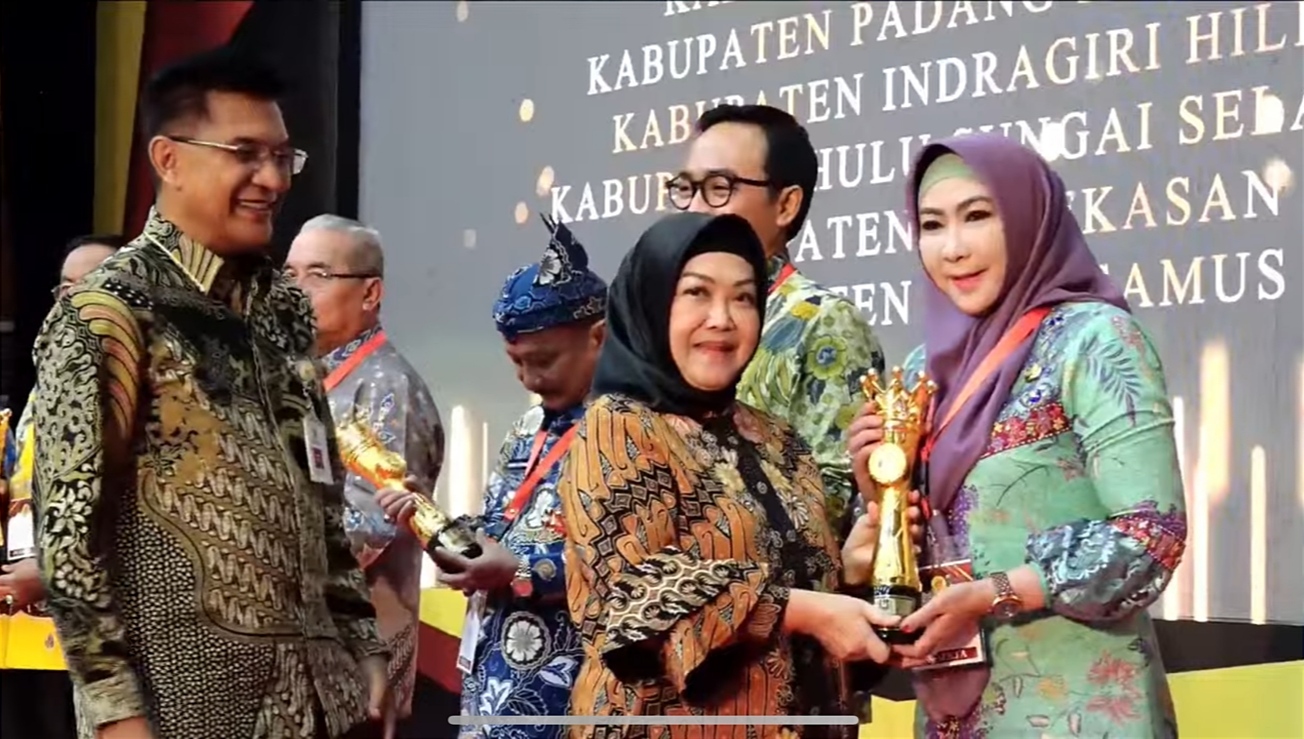 Pemkab Tanggamus Terima Penghargaan IGA Kemendagri