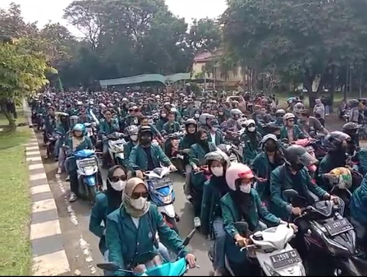BREAKING NEWS: Ribuan Massa Aksi Bergerak Menuju DPRD Provinsi Lampung