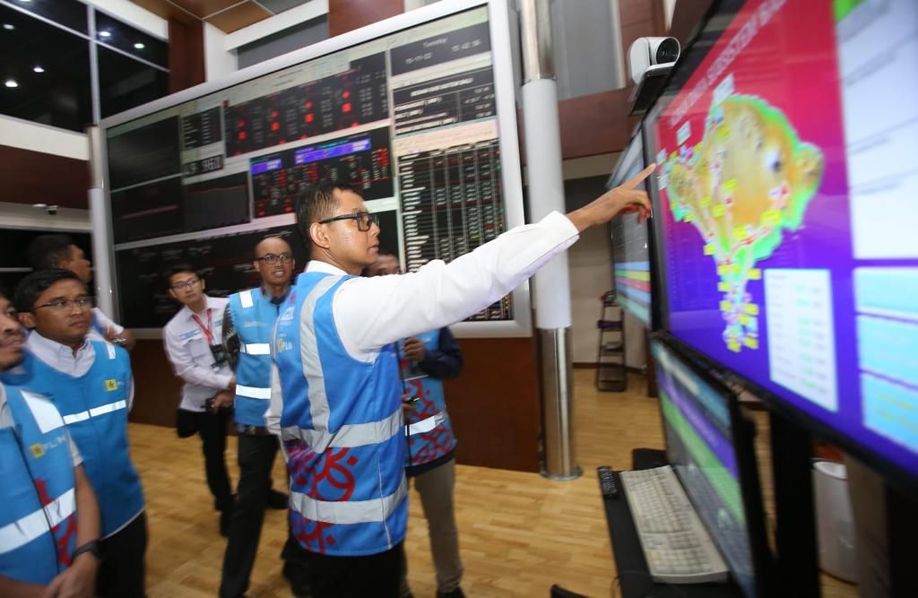 Berhasil Jalankan Transformasi Digital, Dirut PLN Dianugerahi The Most Reputable CEO in Digital Platform