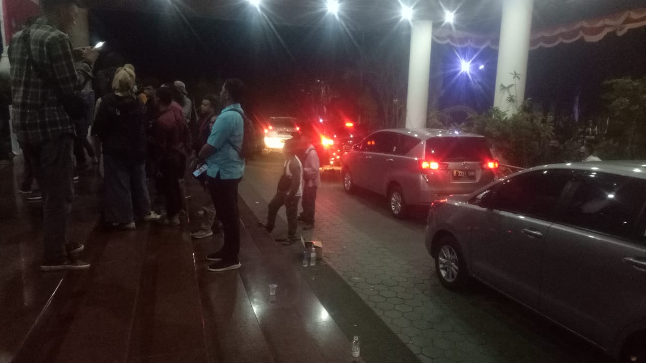 Penyidik KPK Geledah Rektorat Unila Selama 12 Jam
