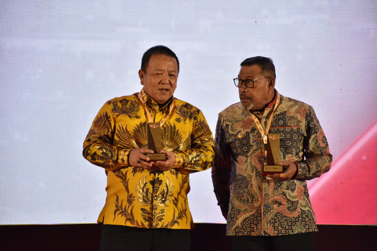 Arinal Djunaidi Terima Anugerah Pengadaan 2023 Untuk Pemda Persentase Nilai Belanja Dalam Negeri Terbesar