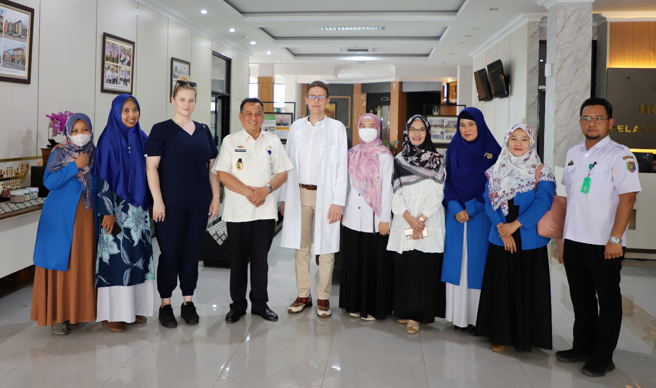 Delegasi Mozavian Academy in Plock Polandia-Tim Umpri Lampung Kunjungi RSUDAM