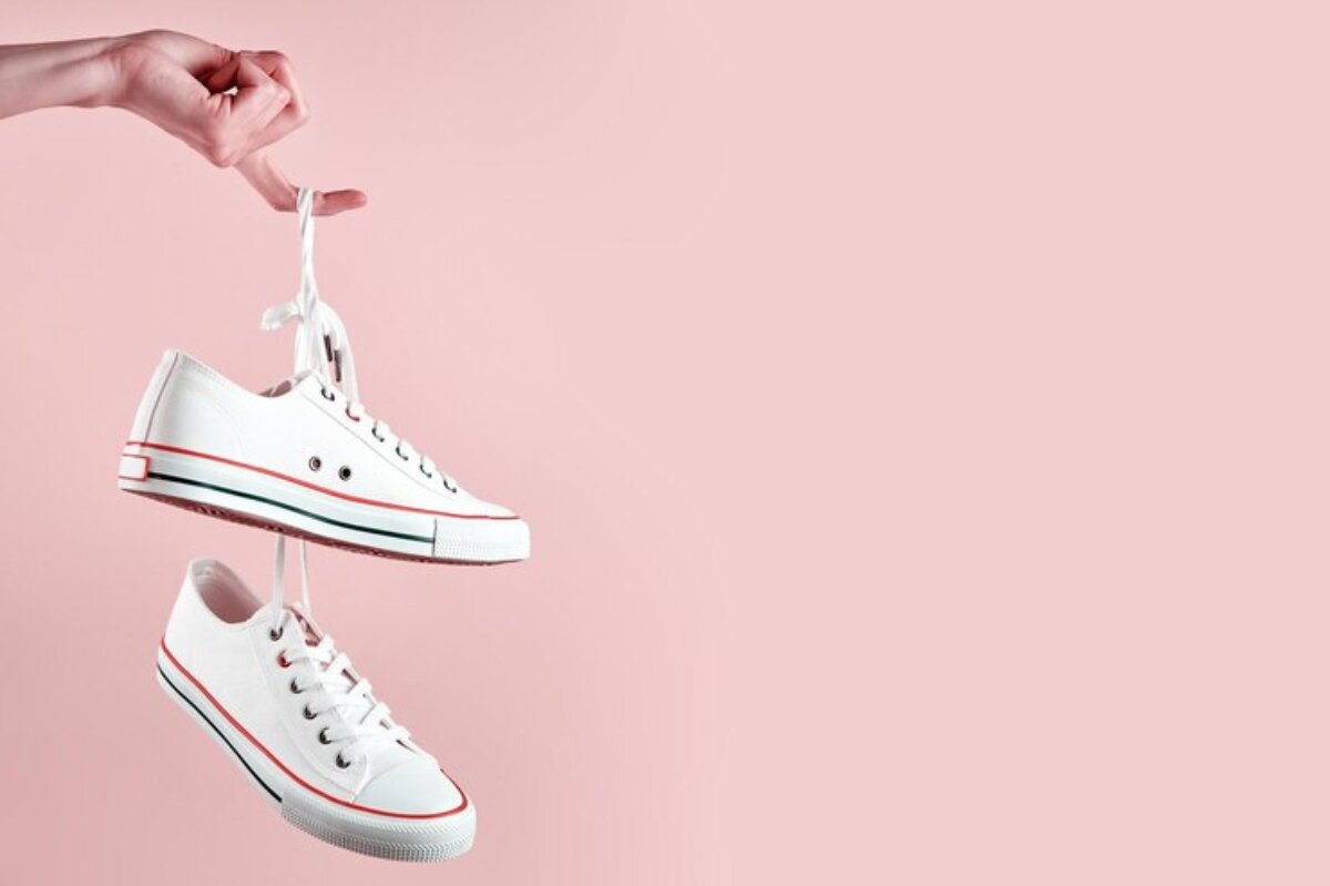 Sering Dipakai Presiden Jokowi? Berikut Ini 5 Rekomendasi Sepatu Brand Lokal yang Wajib Kamu Kepoin!