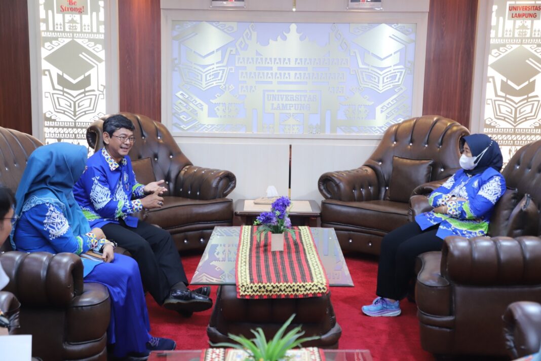 Rektor Unila Dukung Rencana Pendirian Apotek Pendidikan di Kampus