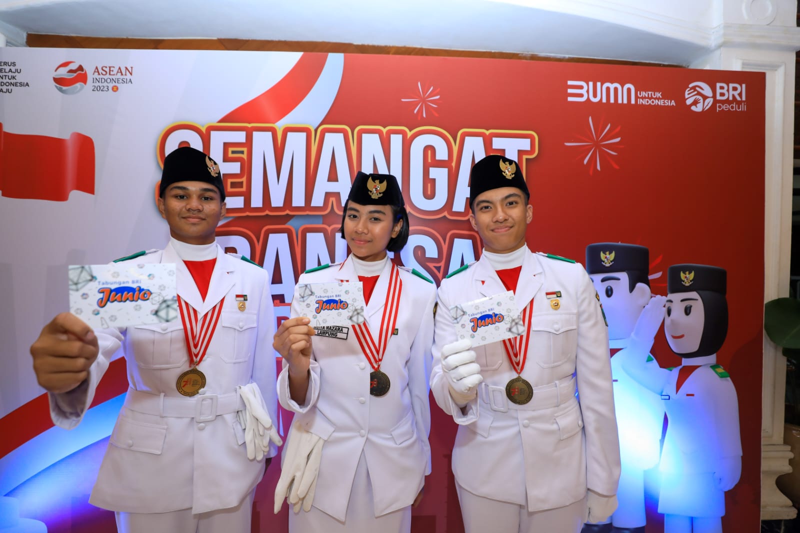 BRI Beri Dana Apresiasi untuk Paskibraka Nasional