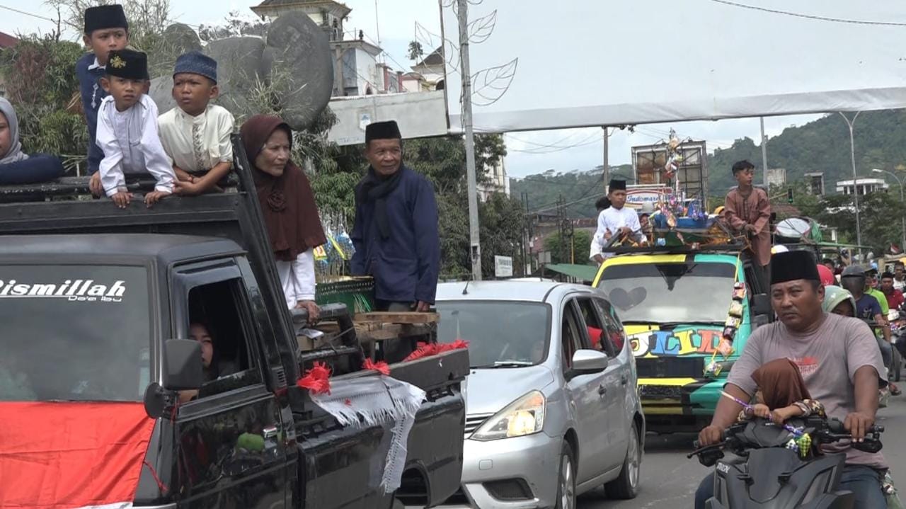 Peringatan Maulid Nabi Muhammad SAW 1444 H, Warga Bumi Waras Bagikan Kembang Telur