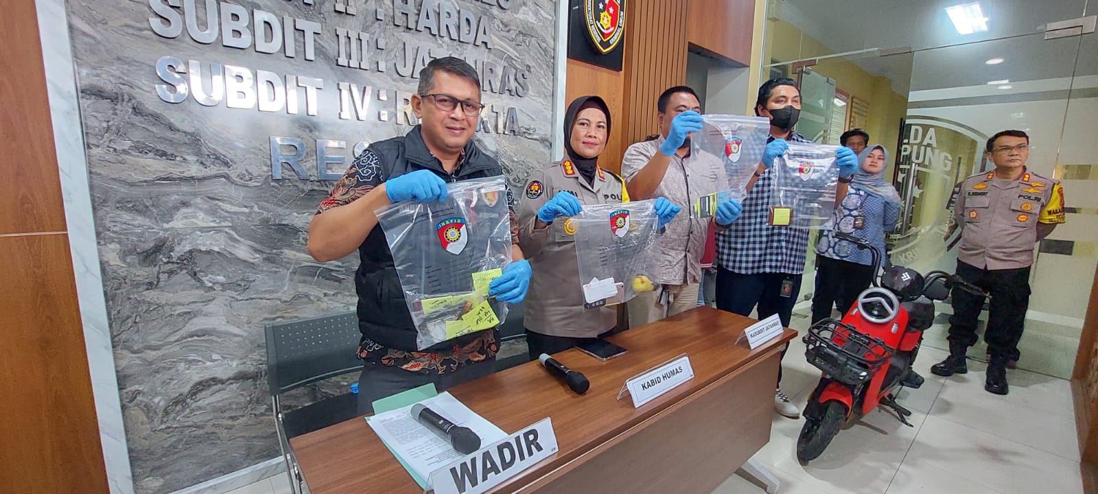 Dua Tersangka Ganjal ATM Ditangkap Polda Lampung Diamankan di Cilegon, Merupakan Pasangan Suami Istri