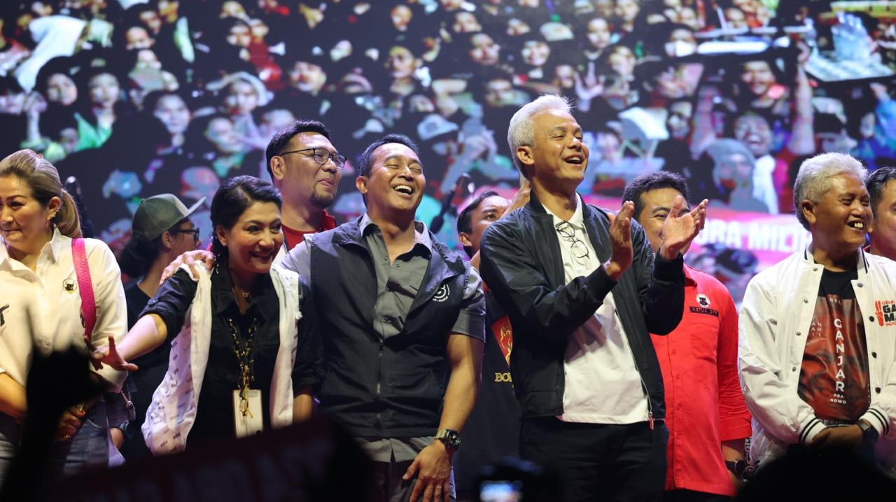 Pecah! Puluhan Ribu Orang Hadiri Hajatan Rakyat Bareng Ganjar Pranowo di Semarang