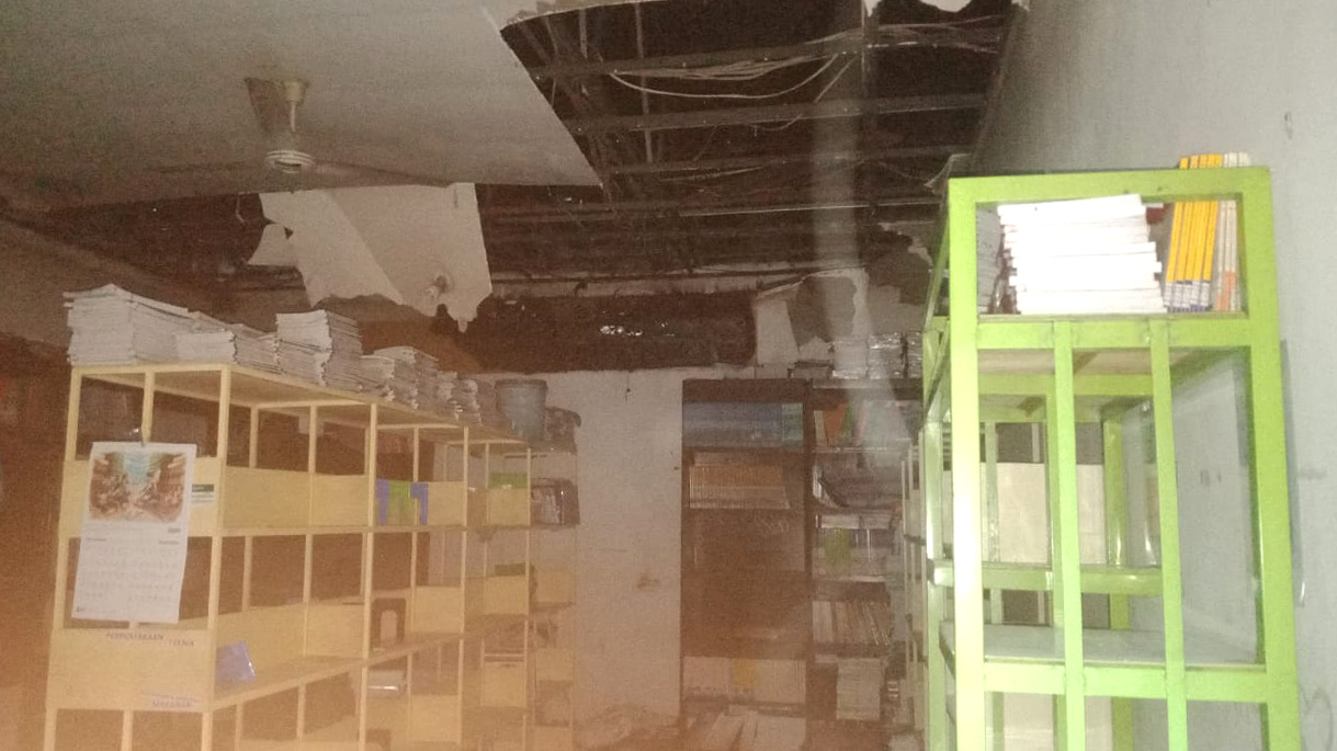 Perpustakaan Ponpes Daarul Huffaz Pesawaran Terbakar