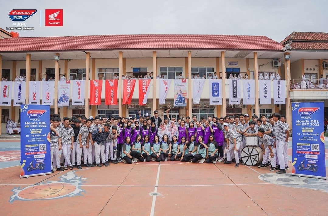 Roadshow Perdana Honda DBL with KFC 2022-2023 Lampung Series di SMAN 10 Bandar Lampung Disambut Antusias