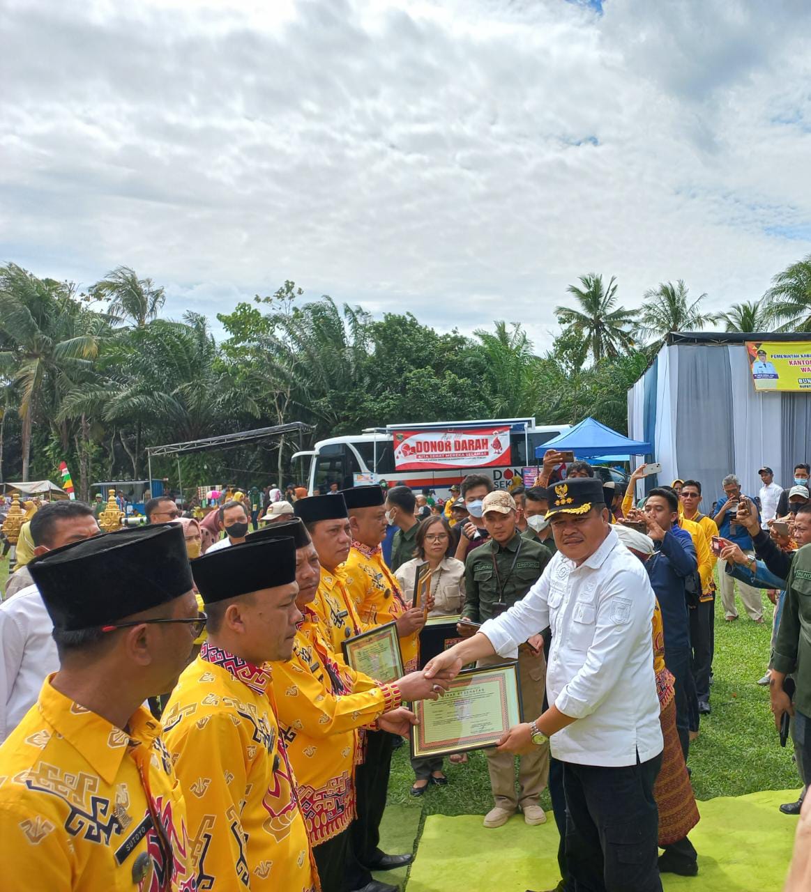 Hadiri Giat Bunga Kampung di Selagai Lingga Lamteng, Bupati Musa Ahmad Disambut Meriah