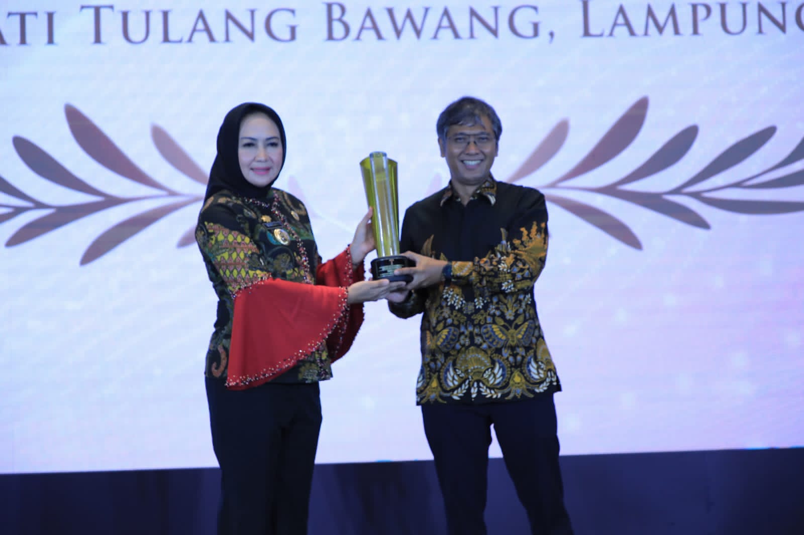 Selamat, Bupati Winarti Raih Penghargaan Kepala Daerah Perempuan Inspiratif
