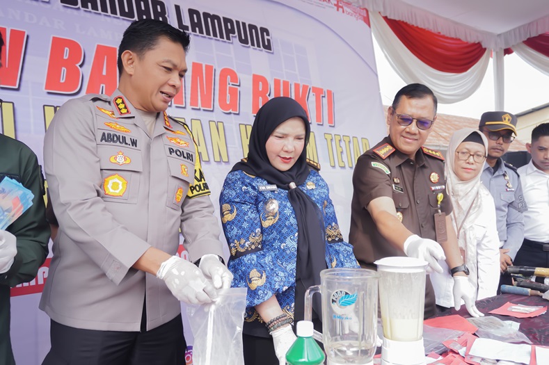 Kejari Bandar Lampung Musnahkan Barang Bukti 361 Perkara, Ada Sabu hingga Kosmetik