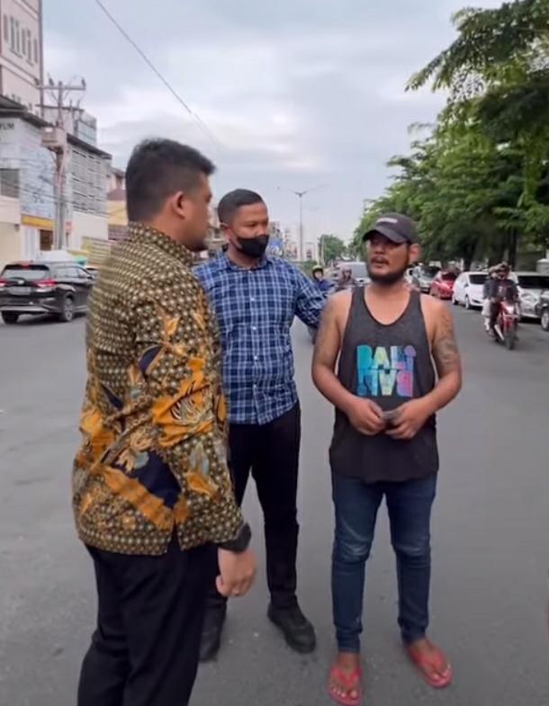 Woi! Sini Kau, Begini Momen Menantu Presiden Jokowi Marahi Juru Parkir Liar