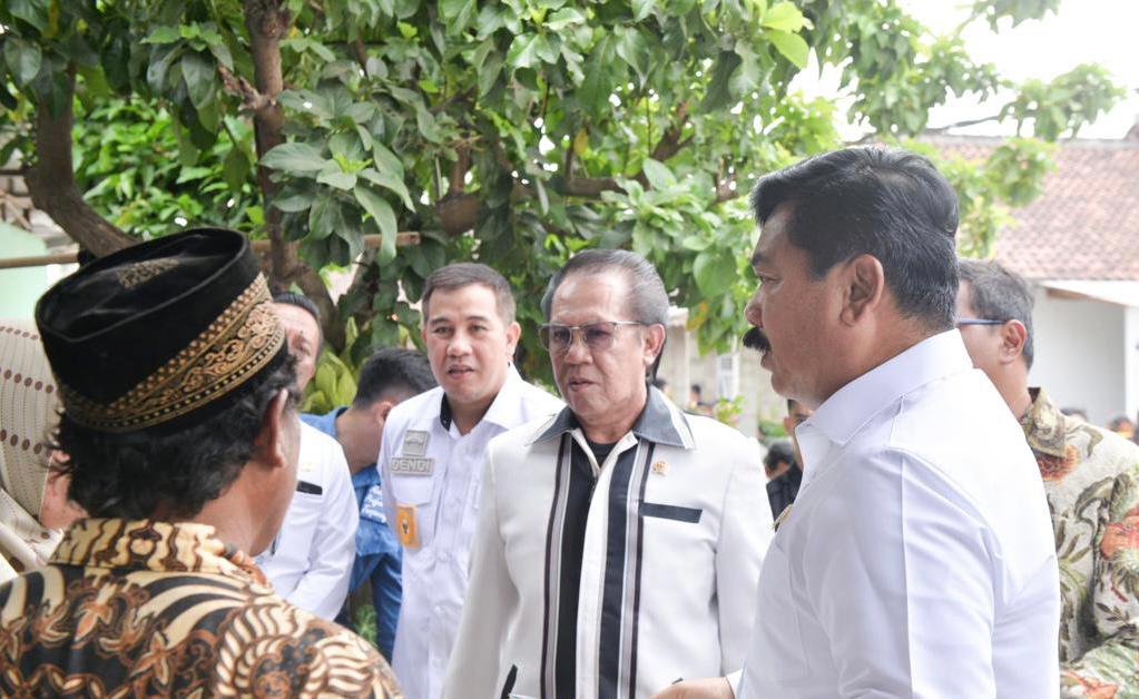Door To Door, Menteri ATR Bagikan 15 Sertifikat ke Masyarakat Bumi Agung