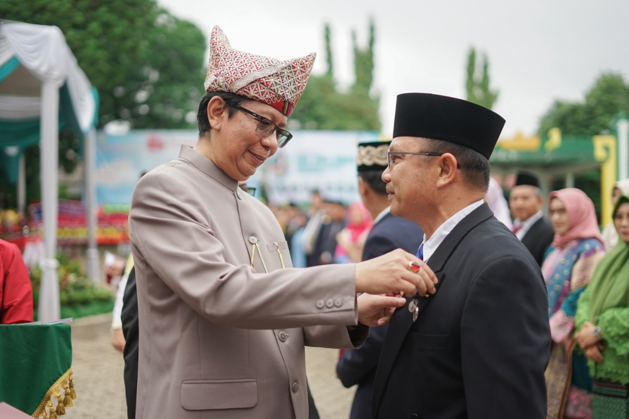 Momentum HAB ke-77, 22 ASN UIN Terima Satyalancana Karya Satya