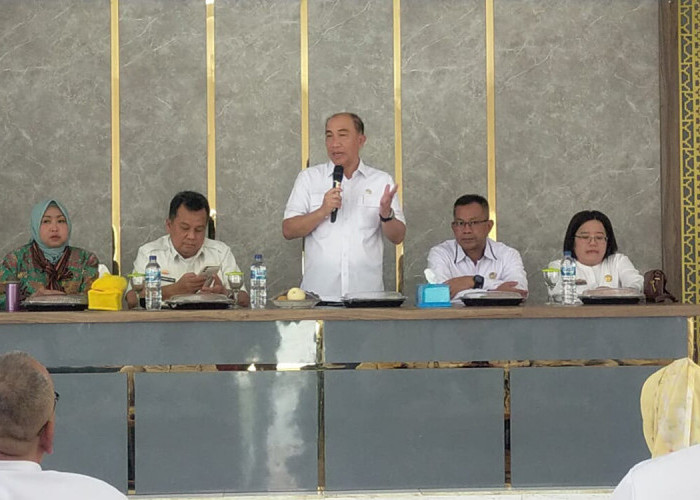 Pj. Bupati Tanggamus Lampung Ingatkan Komitmen Disiplin Jajaran RSUD Batin Mangunang Dalam Pelayanan Kesehatan