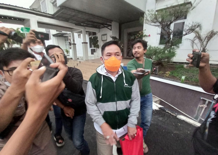 Mantan Kepala DLH Sahriwansah Diperiksa Kejati, Sempat Pulang dengan Mobil Berbeda
