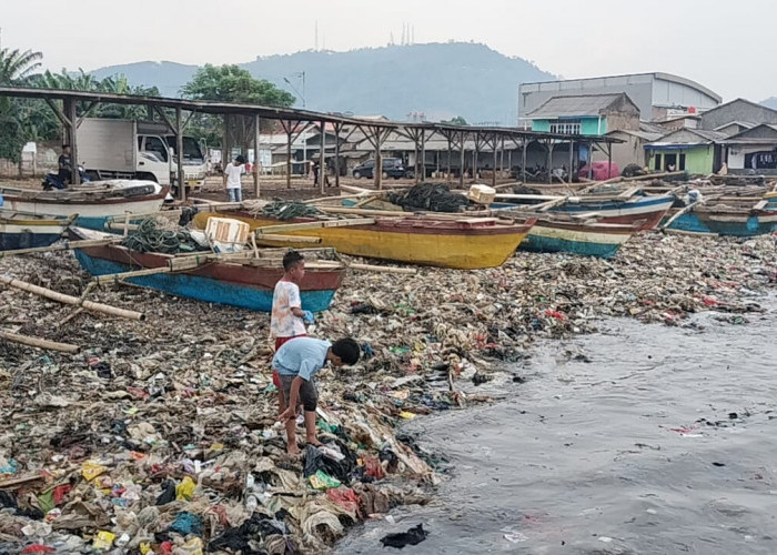 Pasca 1 Hari Aksi Sosial Viral Sampah Di Pantai Sukaraja Masih Menumpuk, Ini Harapan Nelayan 