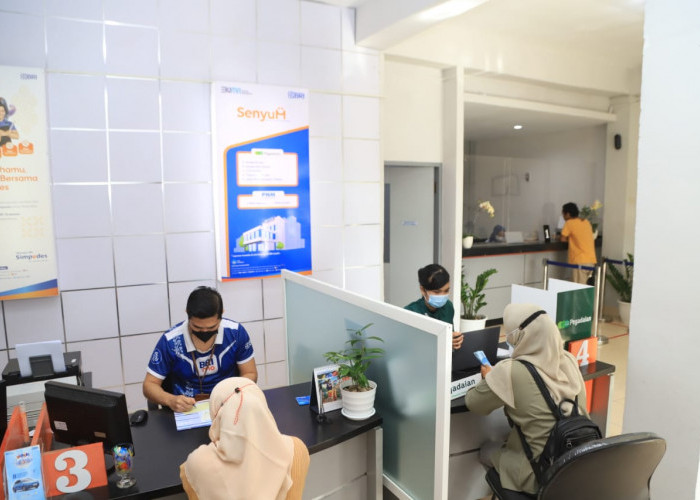 Cerita Nasabah Rasakan Manfaat Gerai SENYUM: Layanan Lengkap dan Mudah!