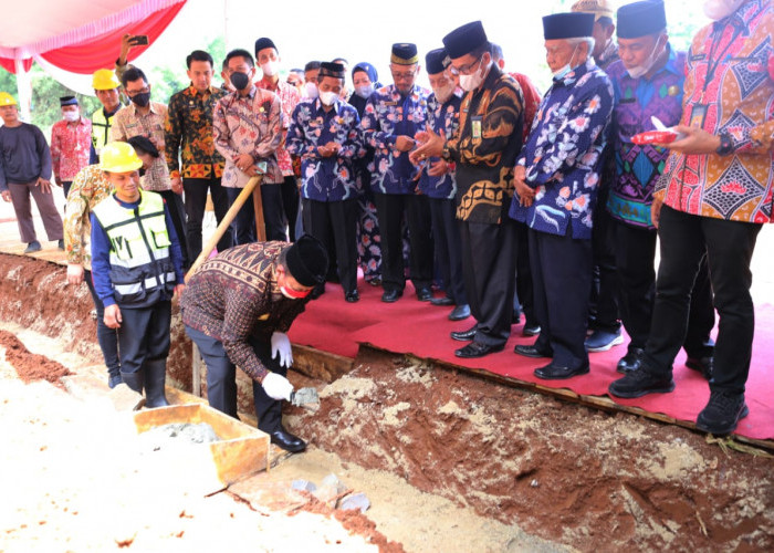 Gubernur Arinal Lakukan Peletakan Batu Pertama Pembangunan Gedung Al Kautsar Indoor Sport Center