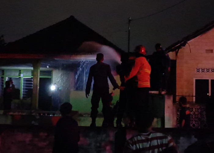Ditinggal Kerumah Sakit, Rumah di Hanoman Nyaris Ludes Terbakar