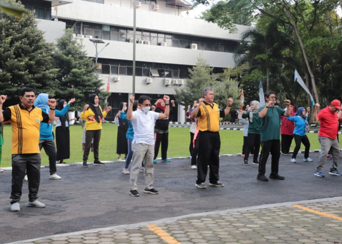 Pesan Plt Rektor Unila saat Senam Bersama Memberikan Semangat Civitas Akademika