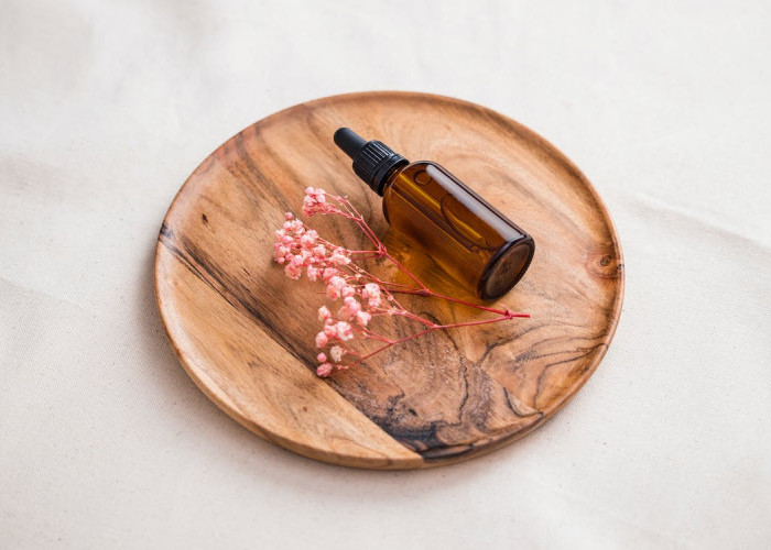 Mau Wajah Glowing dan Terlihat Awet Muda? Coba Gunakan Baby Oil untuk Perawatan Kecantikan    
