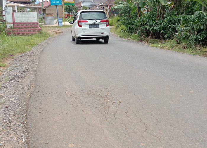 Pembangunan Belum Lama Selesai, Jalan di kecamatan Air Hitam Mulai Rusak 