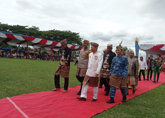 Festival Megou Pak Tulang Bawang 2024, Pj Bupati dan Forkopimda Dapat Gelar Adat