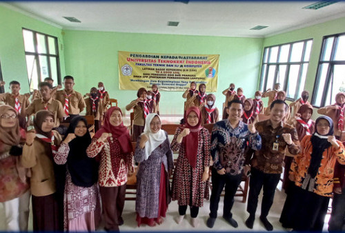 UTI Tingkatkan Kompetensi Public Speaking Bagi Pengurus OSIS DAN Pramuka SMKN SPP 