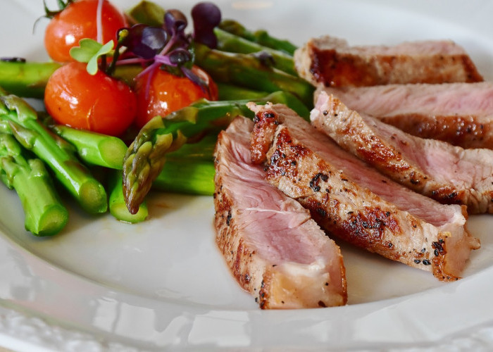 Simak Yuk Bund! Ini Cara Mengolah Daging Sapi Agar Empuk dengan Bahan Alami