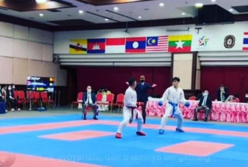 2 Karateka Lampung Raih Medali di Kejuaraan ASEAN University Games, Sontak Indonesia Raya pun Berkumandang