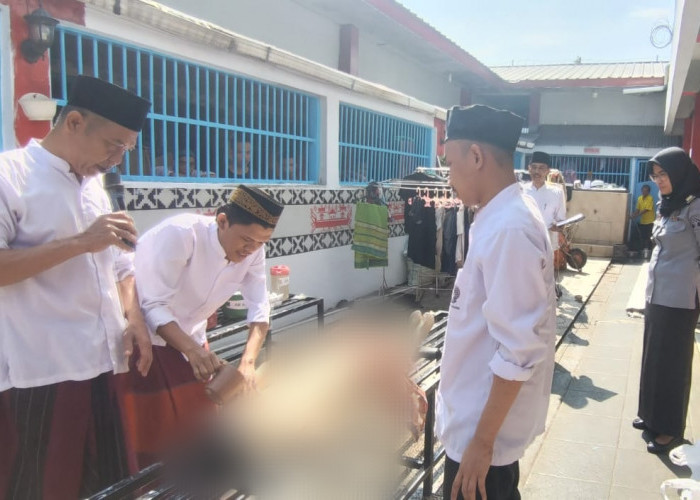 WBP Santri Pesantren Kilat Ramadhan Rutan Kelas IIB Kota Agung Ikuti Ujian Pemulasaran Jenazah