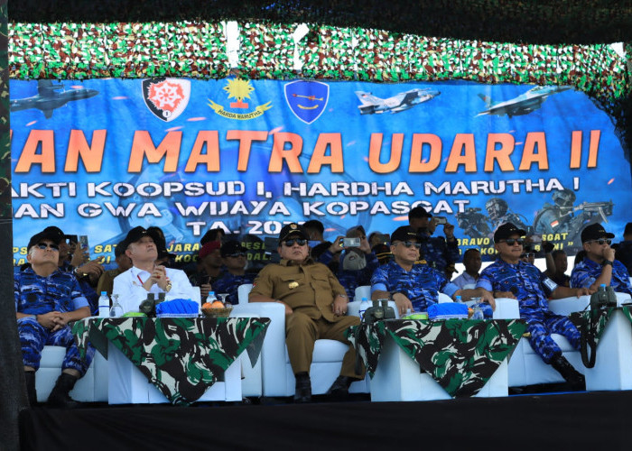 Gubernur Lampung Arinal Djunaidi Menyaksikan Latihan Tempur Jalak Sakti