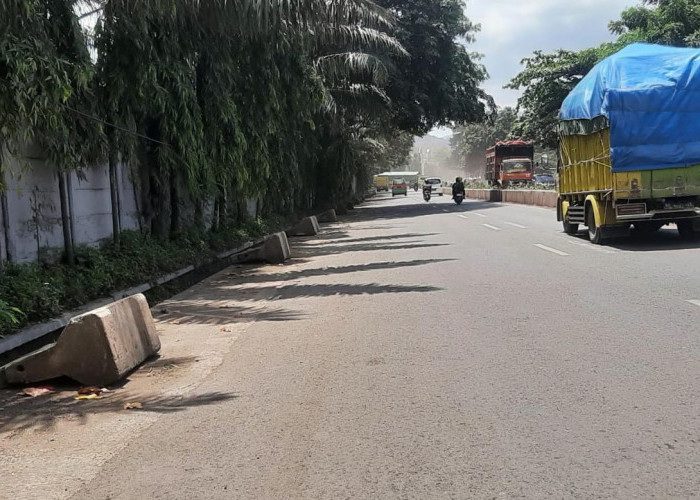 Sikapi Kendaraan Angkutan Berat Banyak Parkir di Bahu Jl. Yos Sudarso, Ini Arahan Dewan