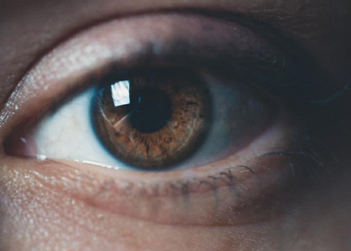 Habit of Rubbing Your Eyes too Hard Can Cause Damage