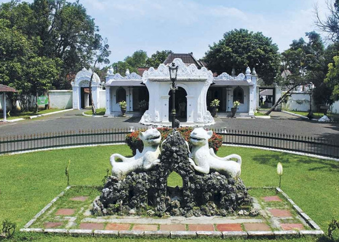 Destinasi Wisata Sejarah di Cirebon Tahun 2023, Bantu Kamu Kenal Sejarah Masa Lampau