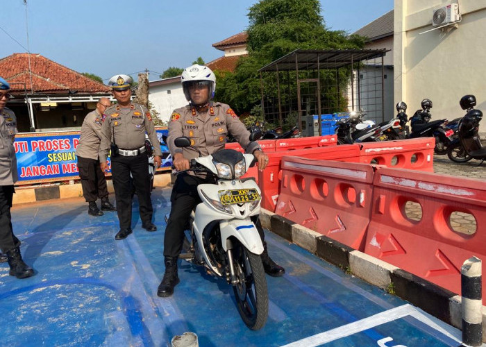 Kapolres Lampura Uji Perdana Praktek SIM Baru