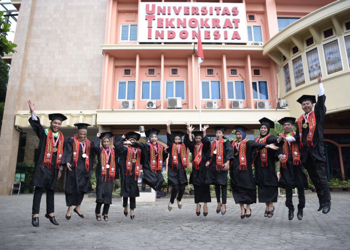 Keren! Universitas Teknokrat Indonesia Raih Peringkat 2 PTS Terbaik Indonesia Versi Unirank