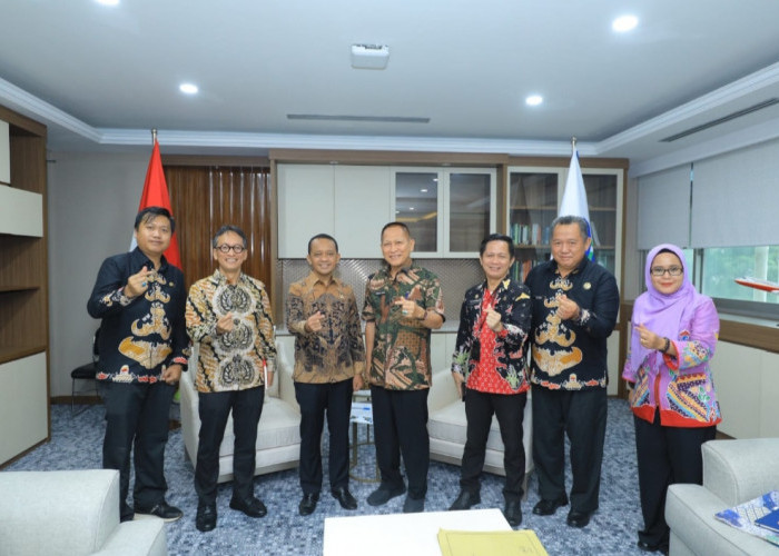Bertemu Menteri Investasi Bahlil, Pj Bupati Tulang Bawang Qudrotul Ikhwan Bahas Pertambakan Dipasena