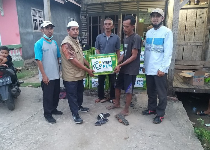 YBM PLN Serahkan Puluhan Paket Sembako