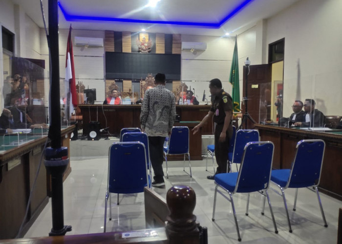 Andi Desfiandi Jalani Sidang Perdana Dugaan Kasus Suap Unila