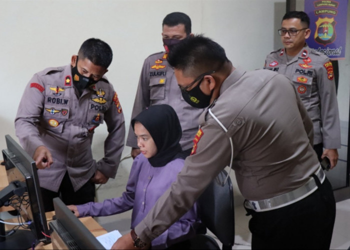 Cek Ruang Pelayanan Publik, Wakapolres Lampung Barat: Jangan Ada Pungli dan Keluhan Masyarakat!