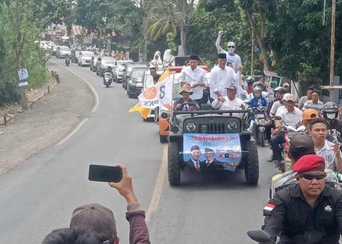 Ribuan Pendukung Padati Jalan Protokol Antar Ardian-Sofian Daftar Calon Kada Ke KPU Lampura