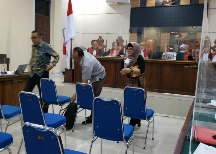 Budi Sutomo-Mardiana Saling Bantah Soal Uang Rp 100 Juta, Hakim Doakan yang Bohong Dibakar di Neraka