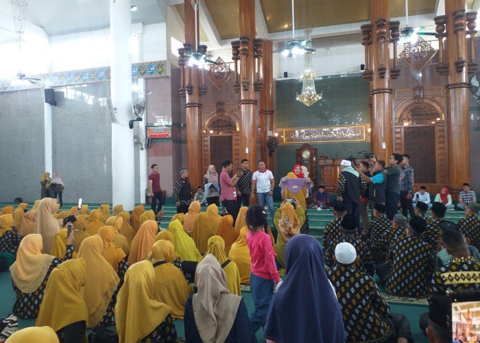 Dengan Haru, Wali Kota Bandar Lampung Melepas Jemaah Umrah