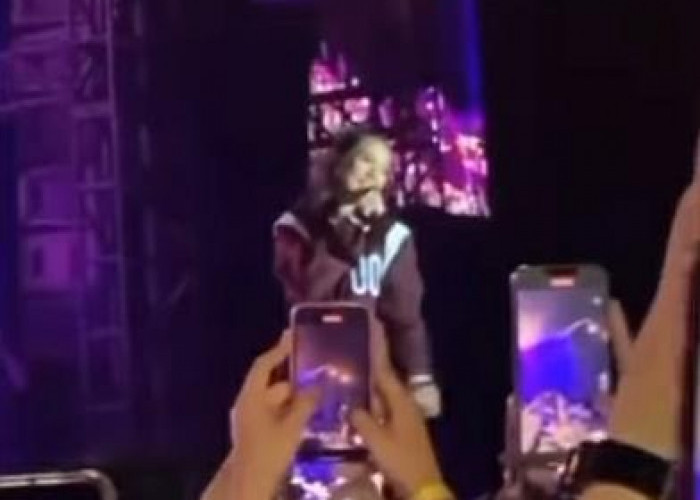 Ziva Magnolya Nyanyi Sendirian di Atas Panggung Konser, Rizky Febian Dicap Tak Profesional